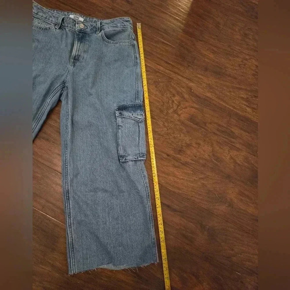 Vintage y2k Tommy Hilfiger JEANS Cut Off Womens Size 30 Waist Size 10 Light Wash - Picture 6 of 7